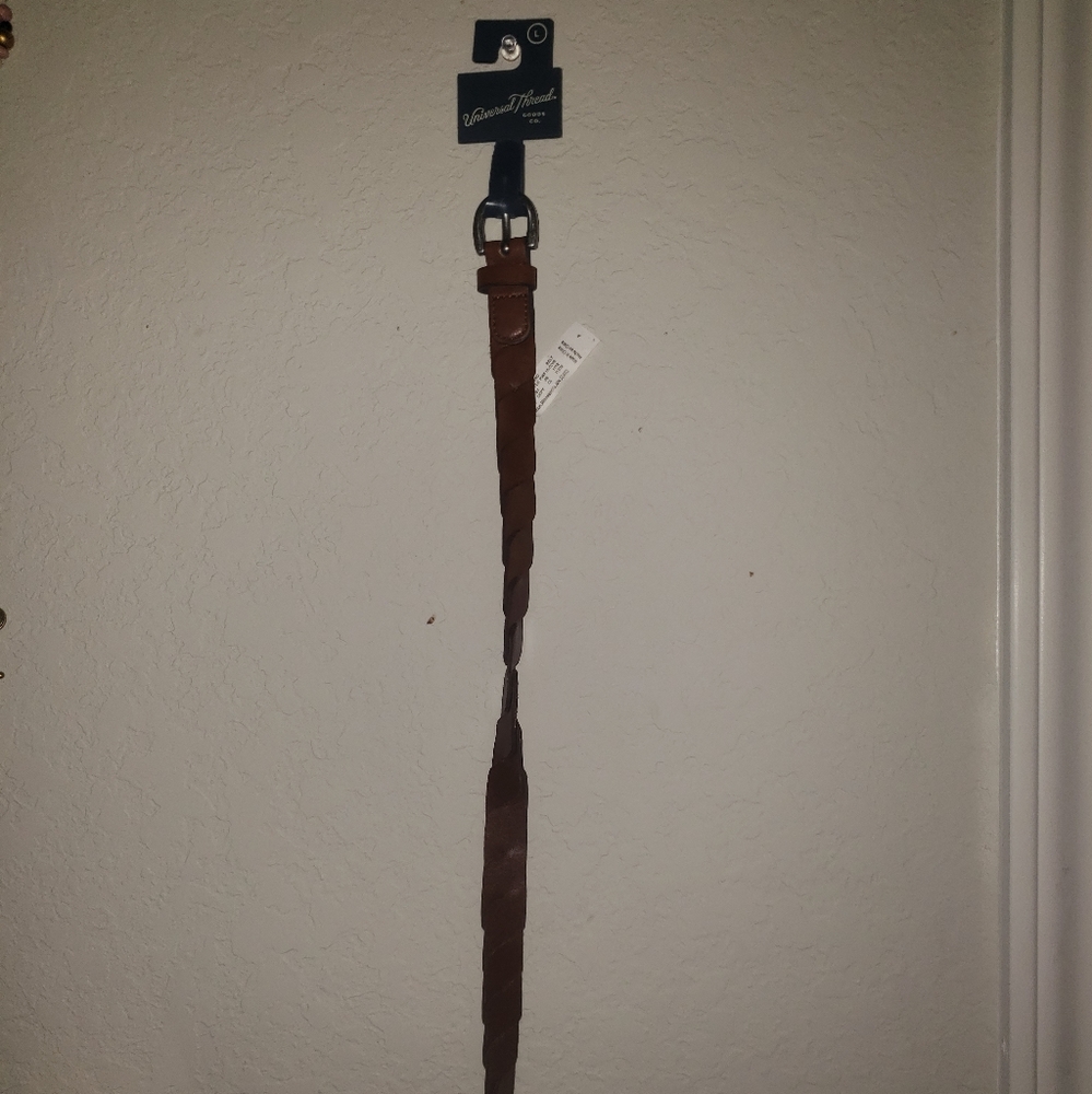 Selling two belts brand new together - Picture 2 of 6